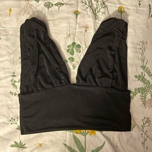 Vintage, black deep V-neck crop top 🦓 size L!